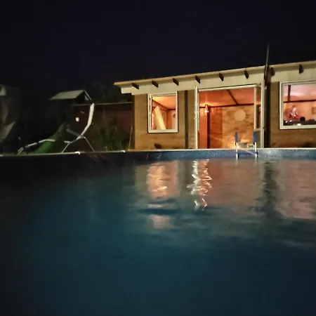 Semesterbostad Parterowy Apartamentowy Ostoja