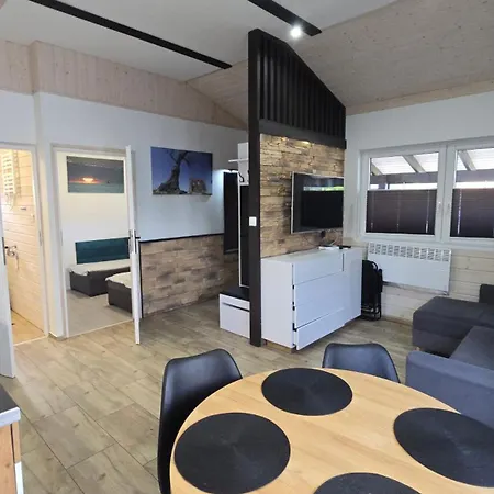 Parterowy Apartamentowy Ostoja * Rewal